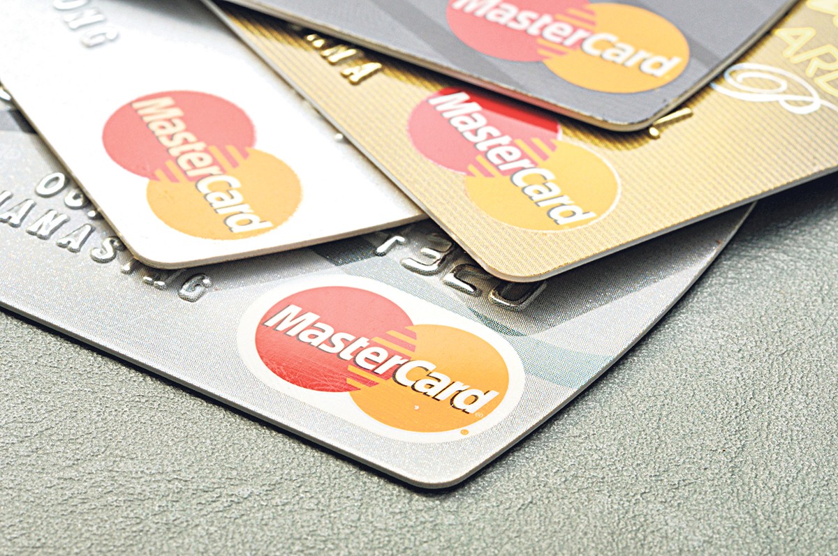 2025 Dodge Challenger EV Открыть карту Master Card mastercard-depositphotos_137156174_l