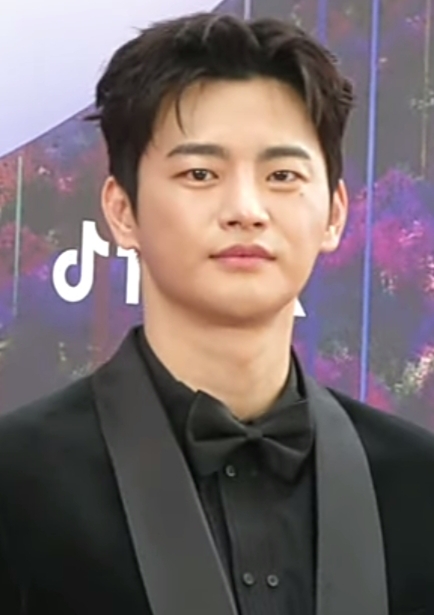 2025 Dodge Challenger EV Белое seo Seo_In-guk_at_59th_Baeksang_Arts_Awards